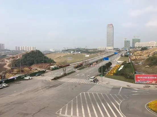 秋成大道(渝北段),起于空港新城腾芳大道,止于两江新区悦港北路,夏靠