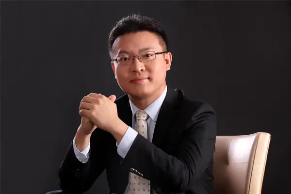 房天下专访富力地产王峥:专注地产 一脉相承