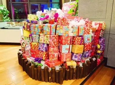 旭辉城——圣诞月千重礼品山暖情来袭!