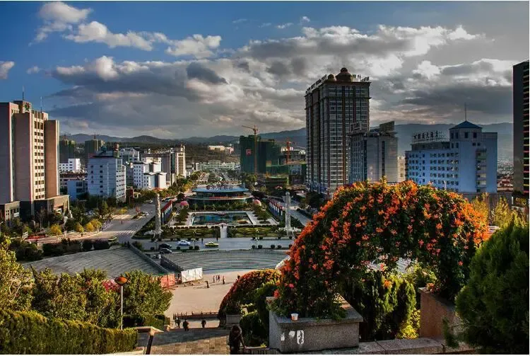 云南省大理市下关镇:好风凭借力 城乡面貌新