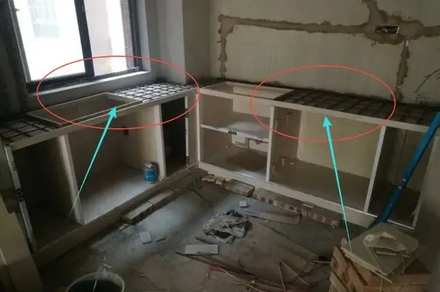 穷小伙自制瓷砖橱柜完工后被邻居纷纷称赞真心便宜又实用